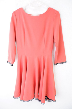 Платье корраловое с кружевом 44 размер