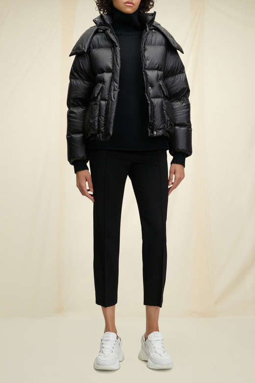 Стеганая пуховая куртка