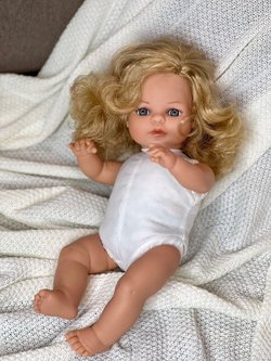 Кукла BERJUAN мягконабивная 40см Laura (1073)