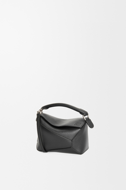 Loewe Мини-сумка Puzzle Edge из классической телячьей кожи, черный
