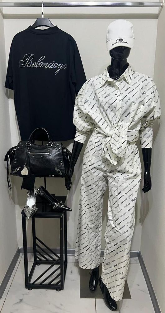 Костюм Balenciaga