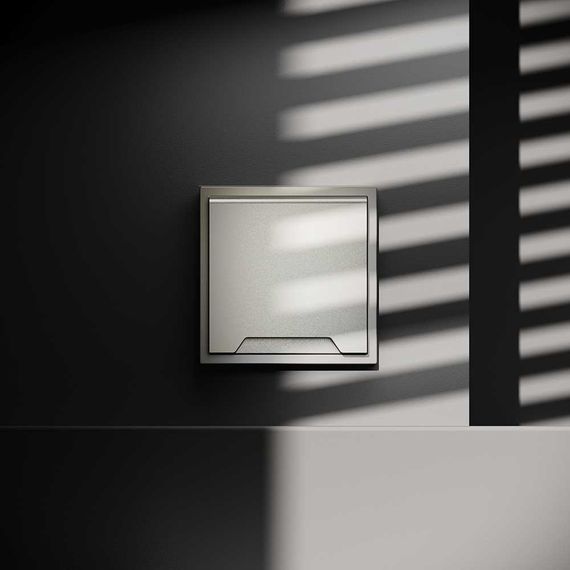 Розетка встраиваемая Voltum S70 с заземлением, защитными шторками и крышкой 16А, (шелк) VLS040304