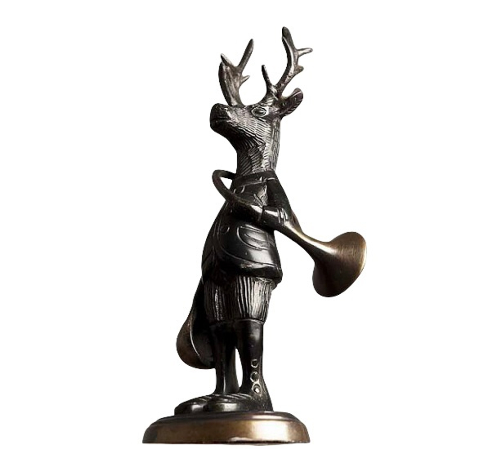 Олень с дудкой