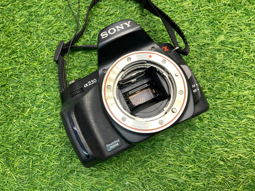 Sony A230 Kit 18-55mm DT SAM 10.700 кадров