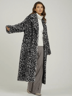 Шуба чебурашка из шерсти мериноса, снежный барс, SilverFox