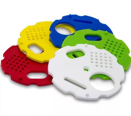 Летковый заградитель на верхний круглый леток (Цветной пластик)