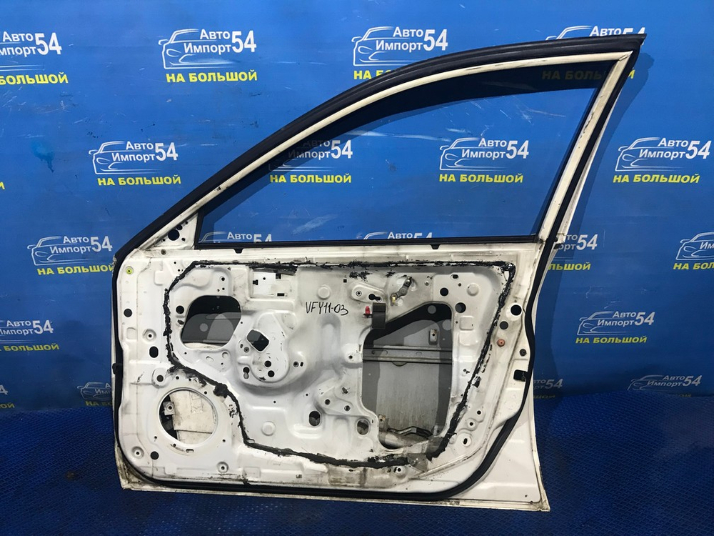 Дверь передняя правая NISSAN AD 2001