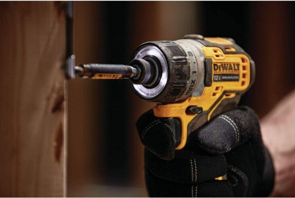 Дрель-шуруповерт аккумуляторная DeWALT DCF 601 D2 DCF601D2-QW
