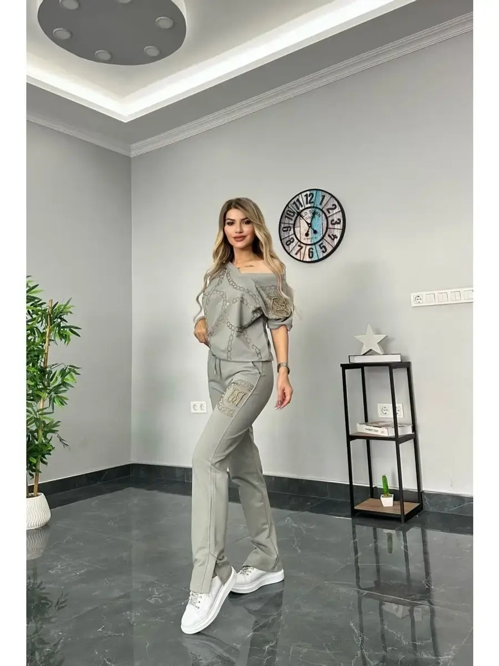 Костюм со стразами