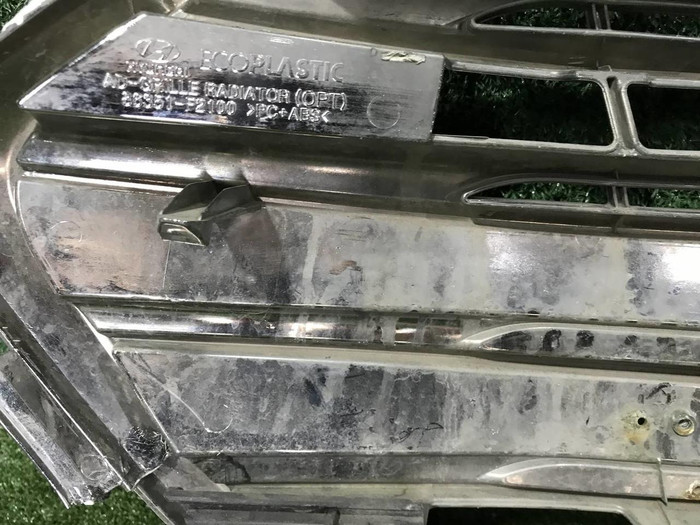 Решетка радиатора Hyundai Elantra 6 AD (2015-2019)