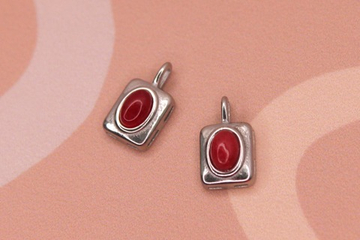 Подвеска с натуральным красным камнем 14х8 мм