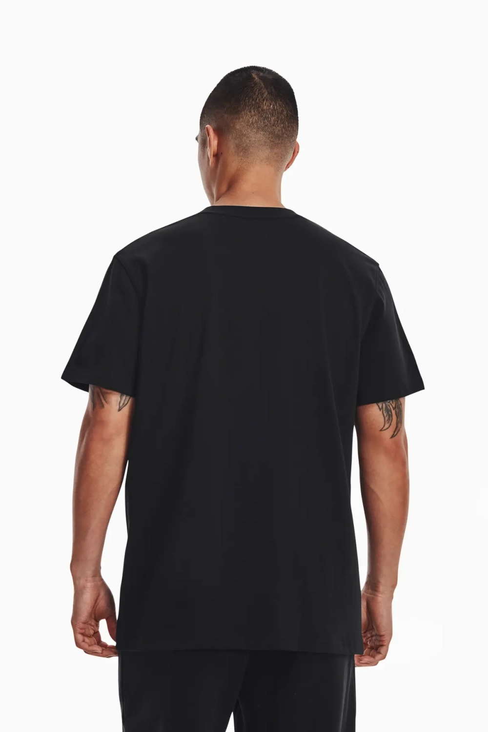 ФУТБОЛКА Under Armour Embroidered Logo - черный