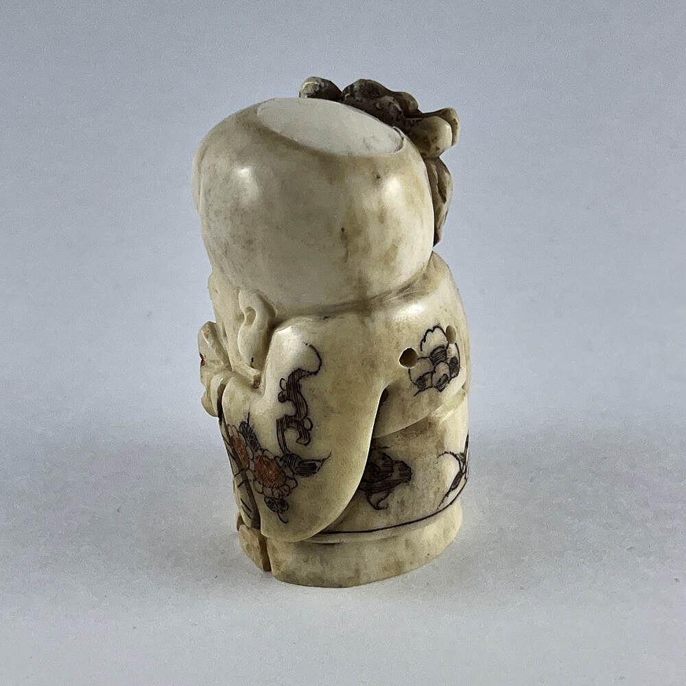 Статуэтка нэцкэ Шоусин