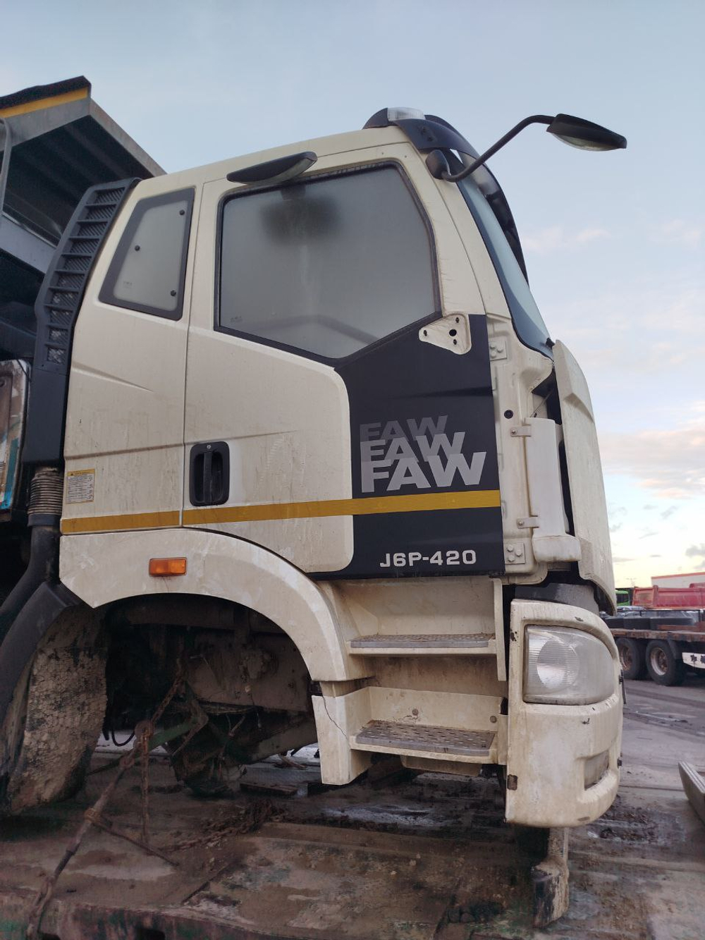 FAW J6 6x6 Самосвал CA3250P66K24L1TE5 (Дизельный, 11,1 л, 420 л.с., МТ)