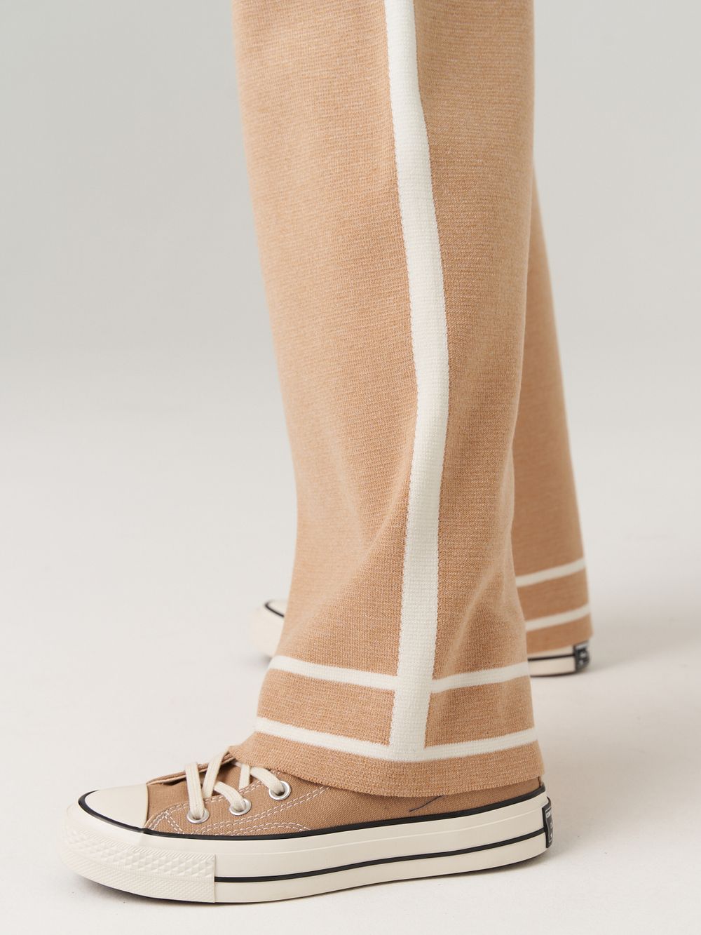 АТ570-1 Брюки для девочки сахара