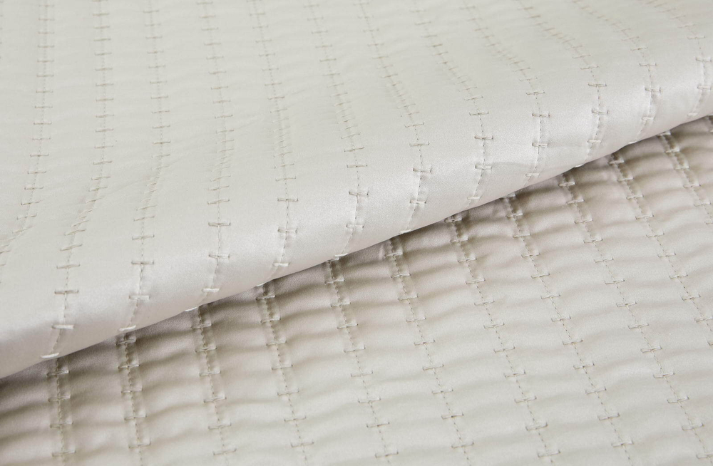 Покрывало 230x250 и 2 наволочки 50х70 Sofi De MarkO Микаэлла кремовое