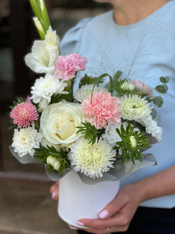 Цветы в коробке «Комплимент»