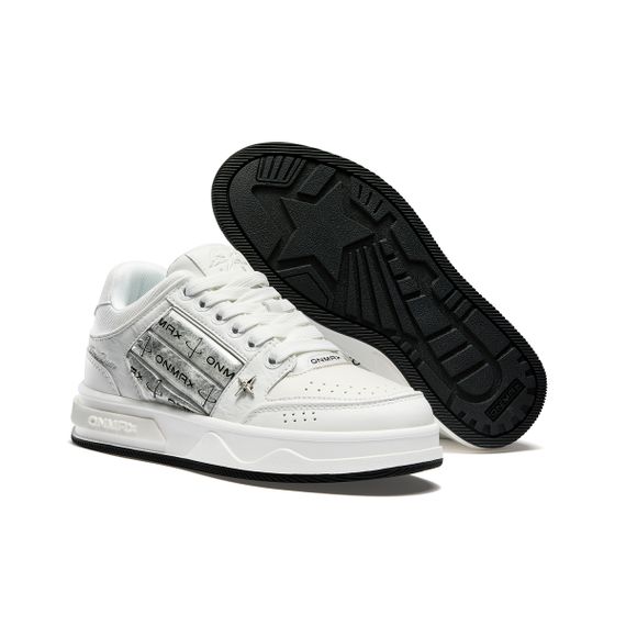 On Max Sailboat 'White'