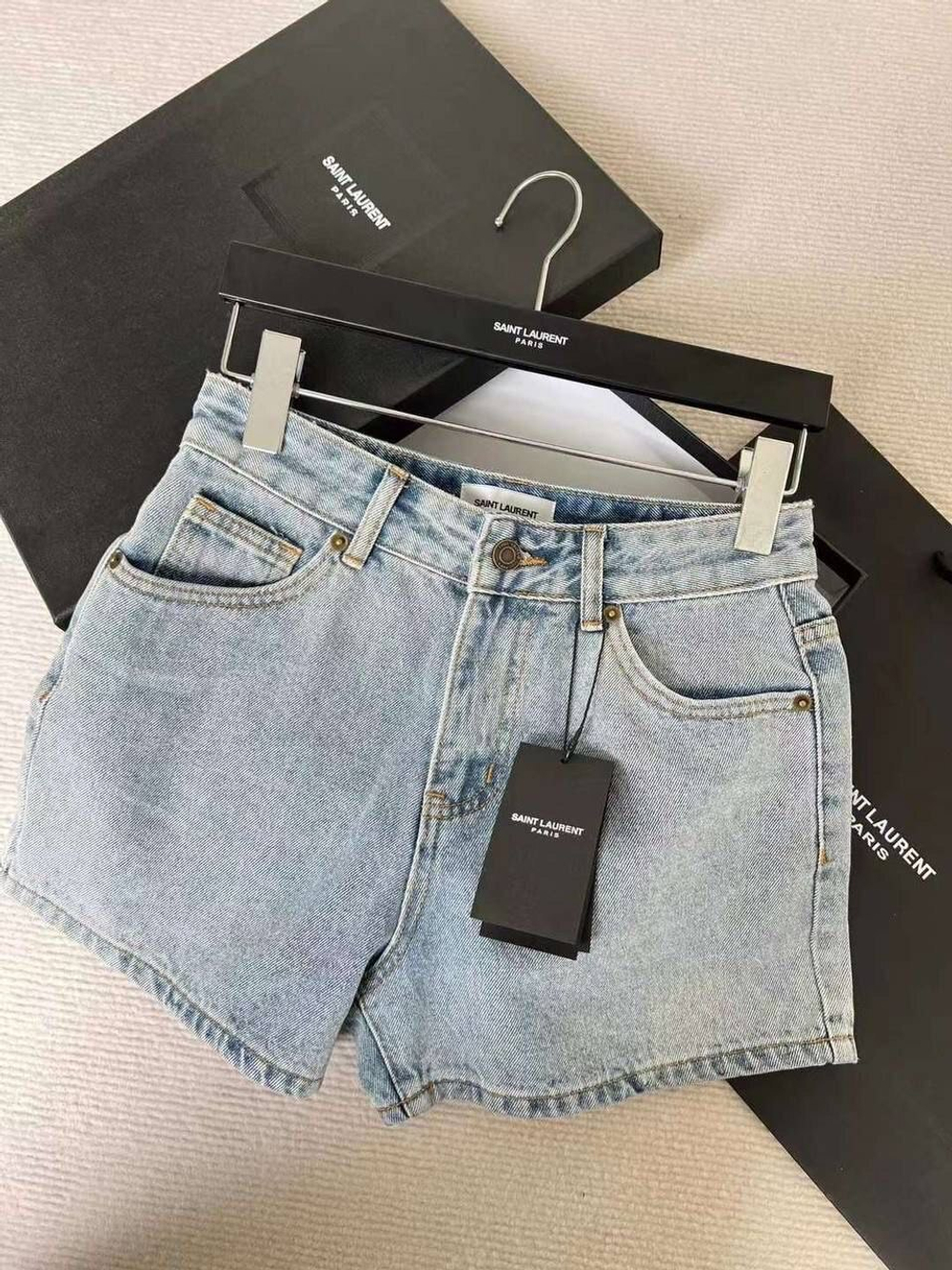 Шорты Yves Saint Laurent, арт. 711135