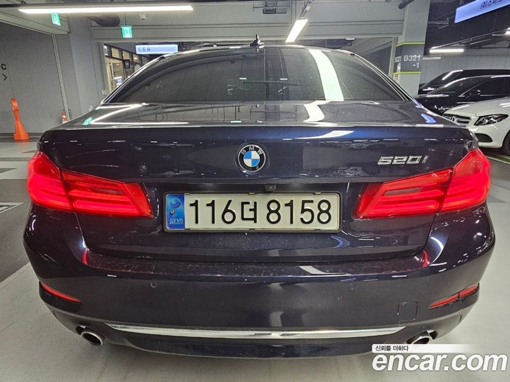 BMW 5 Series (G30) 520i Luxury (08.2020)