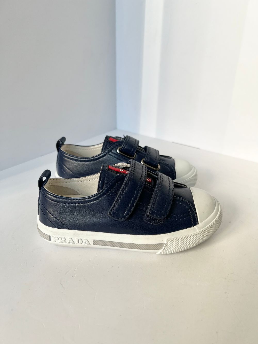 Кеды кожаные Prada новые, 24