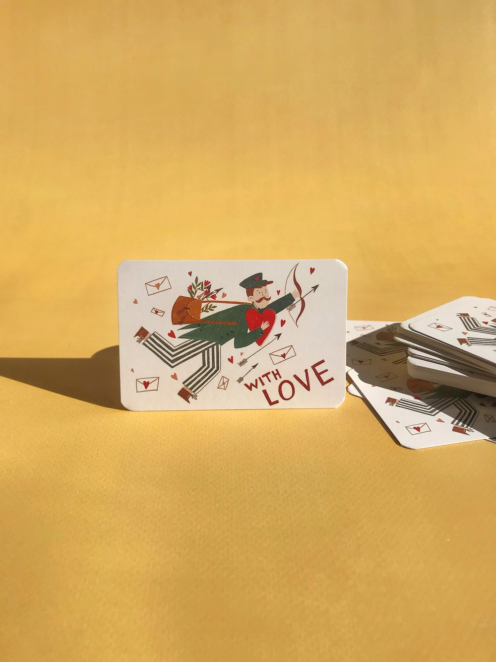 Открытка "Love" 6 × 9 см, открытка девушке, валентинка, открытка на день святого валентина, открытка к букету, открытки для букетов, открытки марьино, цветы марьино