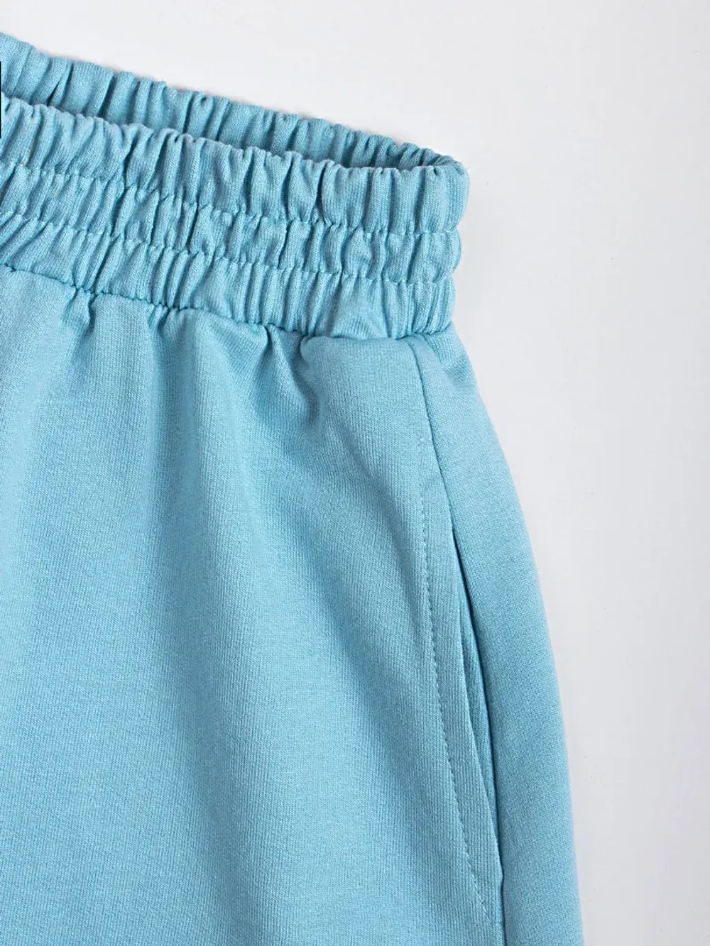 Летний костюм для девочки с шортами