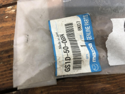 Уплотнитель переднего бампера Mazda 6 (GH) 07-13 Новое Оригинал gs1d500g8a