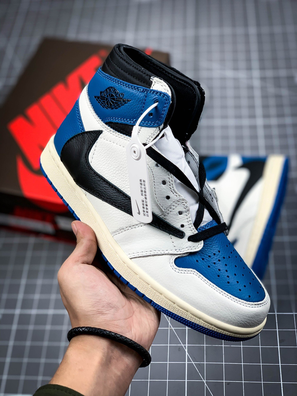 TRAVIS SCOTT X FRAGMENT X AIR JORDAN 1 RETRO HIGH OG SP TS SAIL/BLACK/MLTRY BLUE