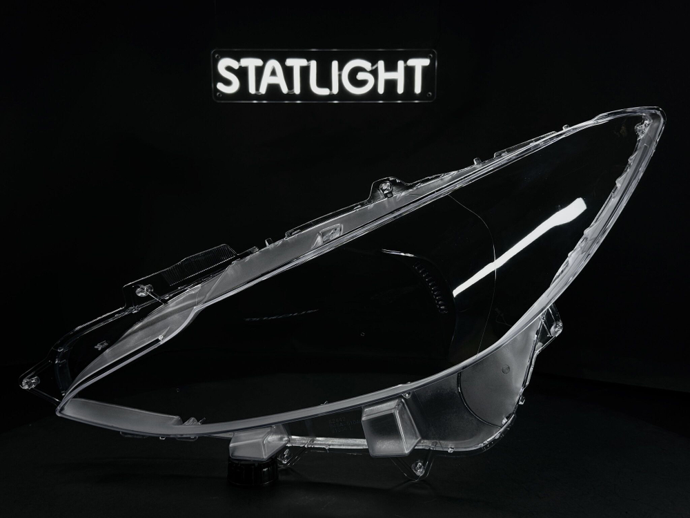 Левое стекло фары Mazda 3 BM 2013-2017