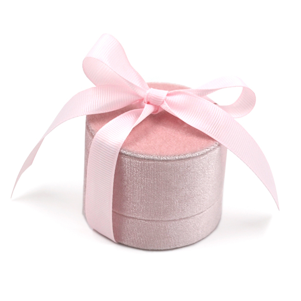 Футляр пластиковый с оклейкой и контрастным внутренним кантом.