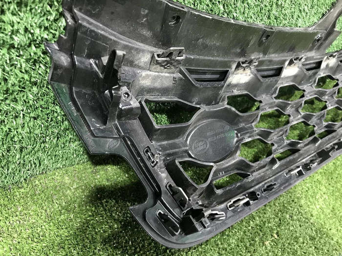 Решетка радиатора Range Rover Evoque 2 (2018-2024)