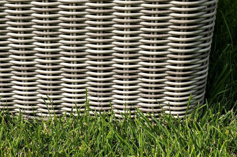 "Фабриция" журнальный столик из искусственного ротанга, цвет серый