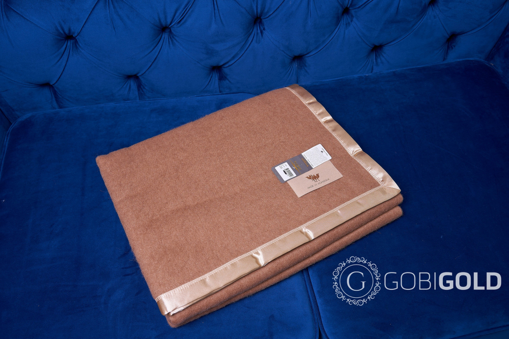 Одеяло тканое из верблюжьей шерсти ERDENET 200x220 см. (евро) - камел (золотой кант)