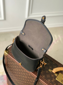 Louis Vuitton Saumur BB