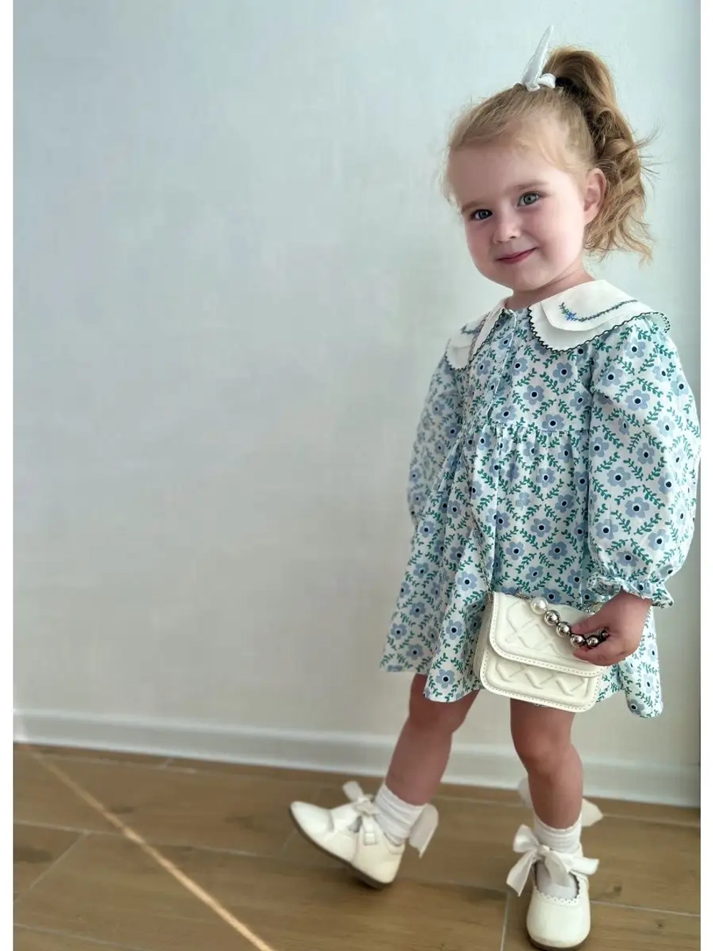 Платье нарядное с воротничком