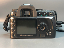 Konica Minolta DYNAX 5D Kit 18-70mm f/3.5-5.6