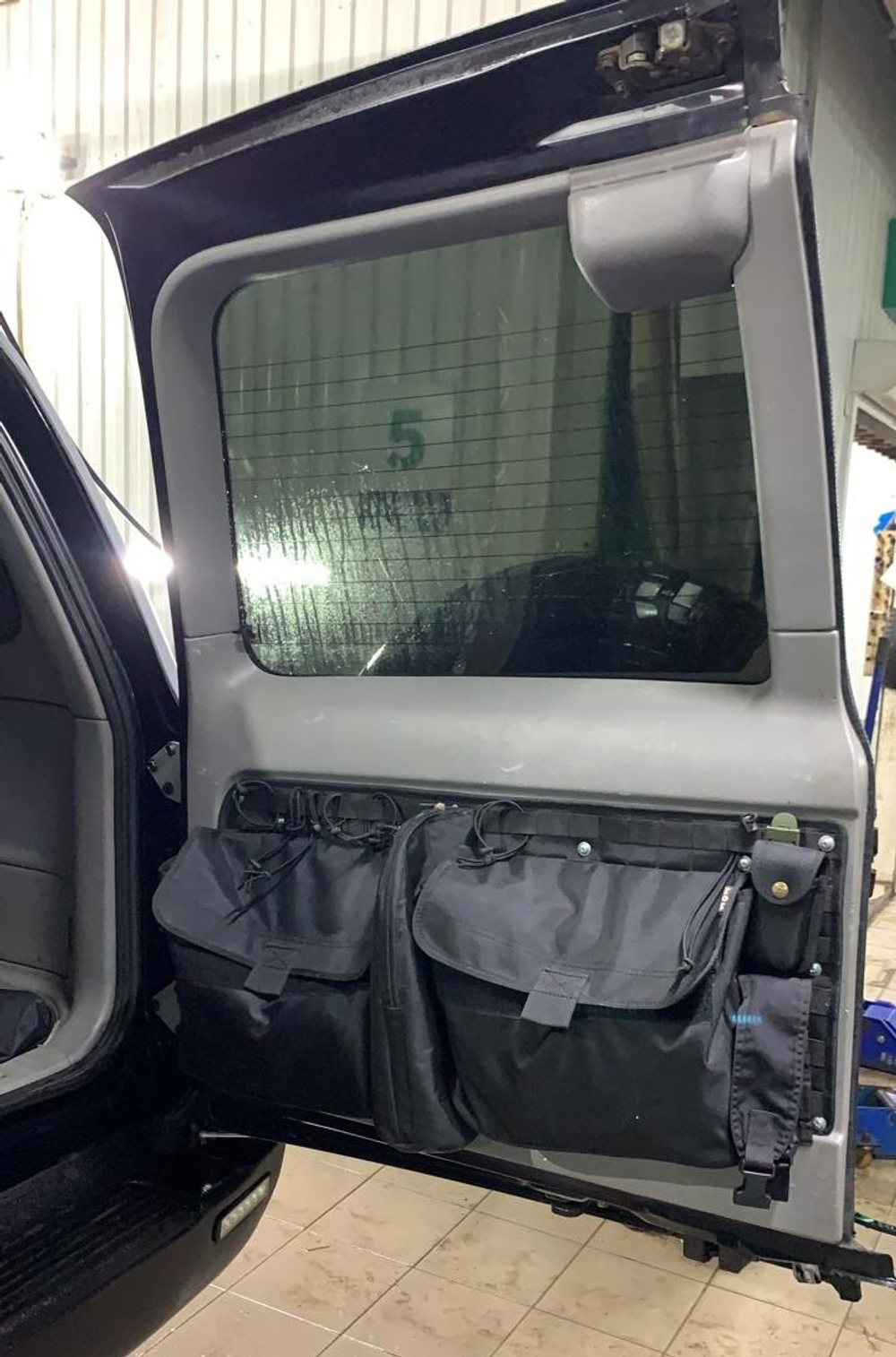 Комплект панелей MOLLE/PALS на задние двери Toyota LandCruiser 105