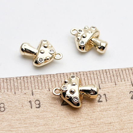 Подвеска Гриб, цвет золото, фианиты, размер 13*10 мм, цена за 1 шт