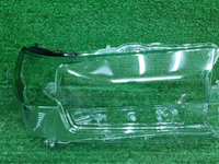 Стекло фары правое Toyota Land Cruiser 200 (15-21)