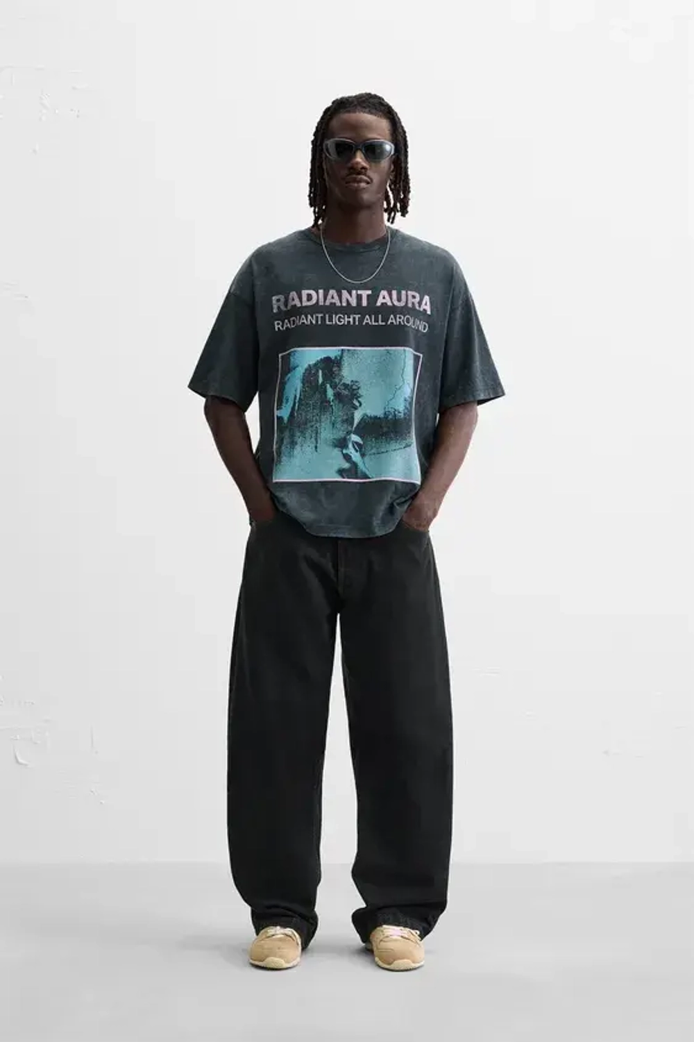 ZARA ФУТБОЛКА ИЗ ТКАНИ С ЭФФЕКТОМ ПОТЕРТОСТИ С ПРИНТОМ, ТЕМНЫЙ АНТРАЦИТ