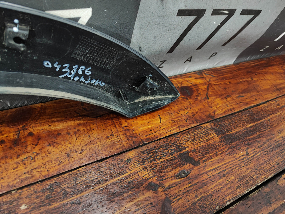 Накладка двери задней правой Geely Monjaro 21-нв Б/У Оригинал 6073117600