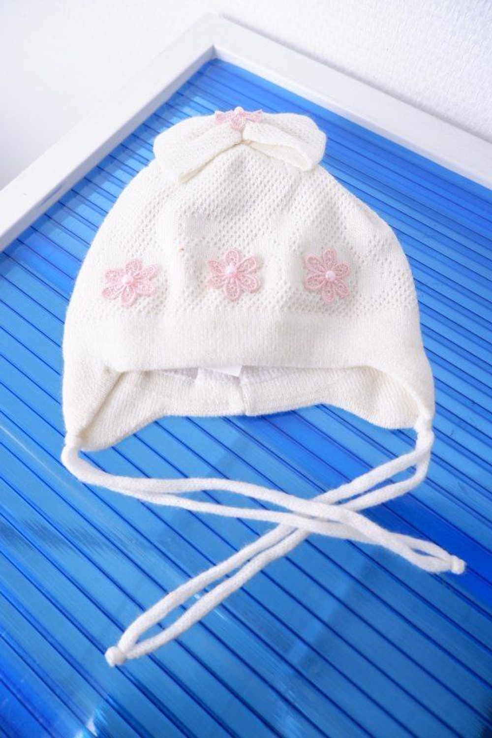 Шапка "Детская Радуга" с цветами на 3-6 месяцев, новая