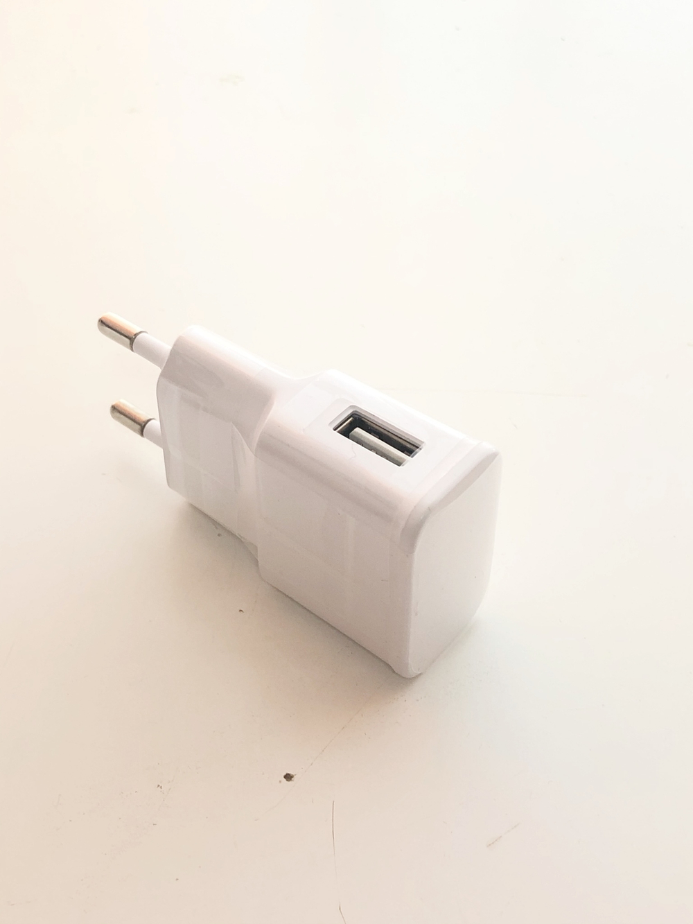 Сетевой USB адаптер (вилка) Travel adapter 2.0 А