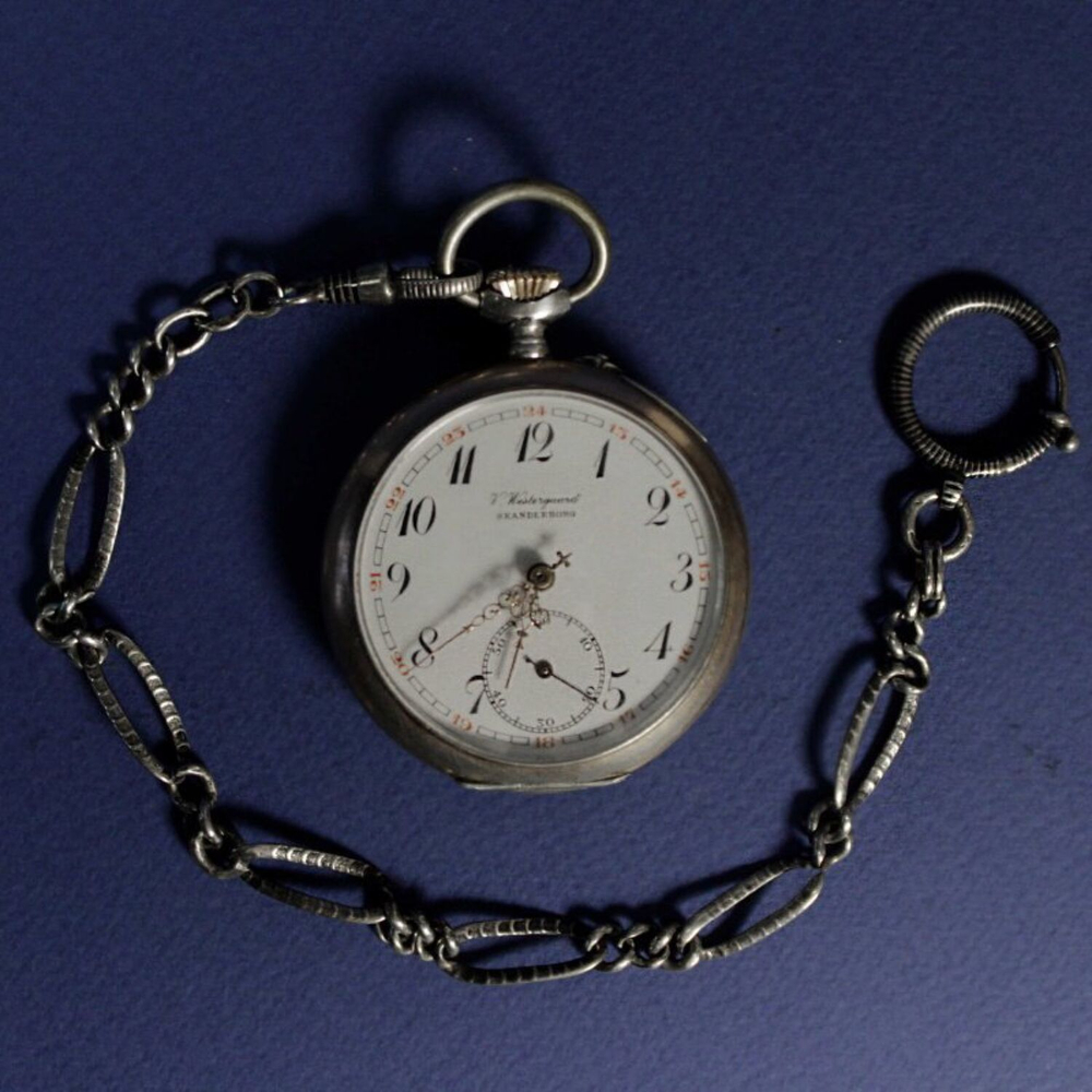 Антикварные серебряные карманные часы