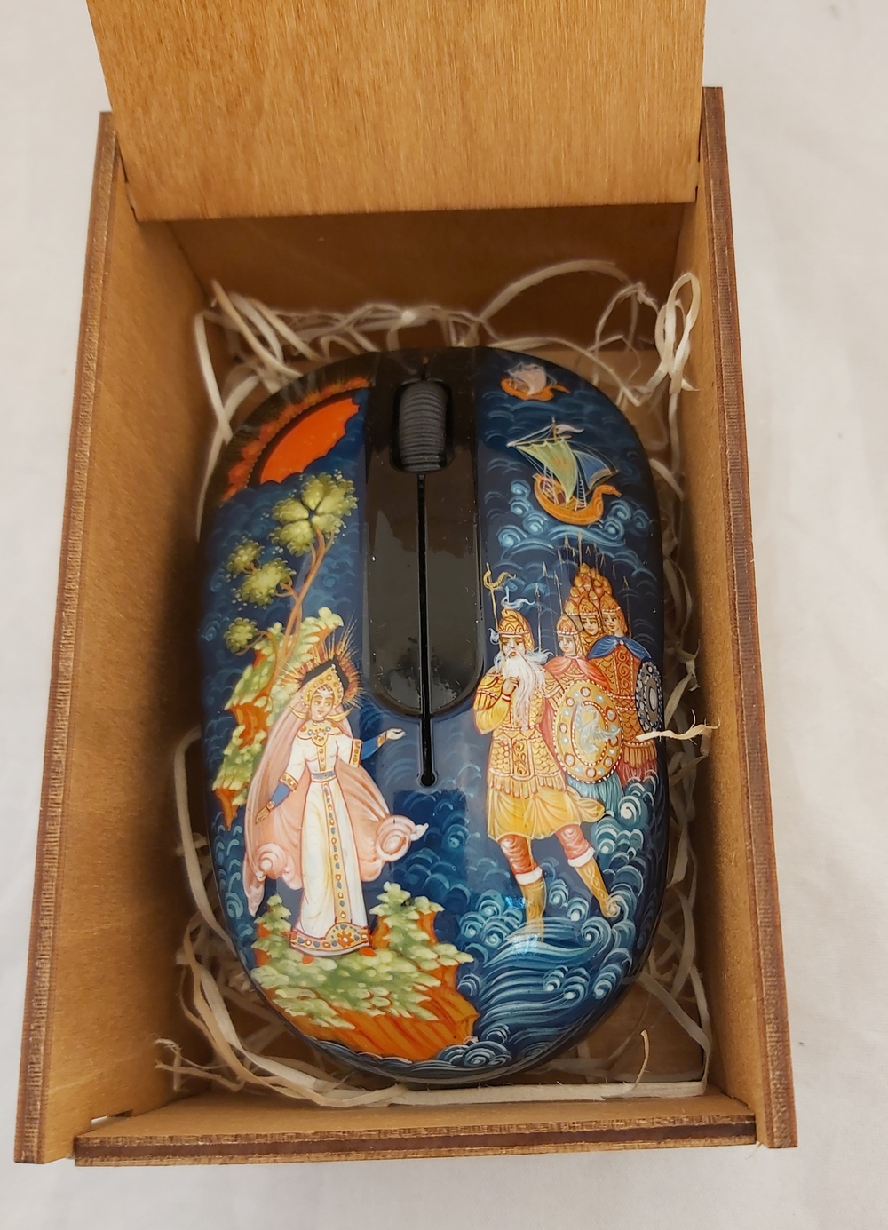 Мышь беспроводная с ручной росписью "Царевна Лебедь и богатыри морские" худ. Котова