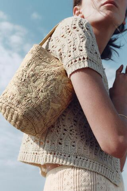 ZARA ПЛЕТЕНАЯ КОРЗИНА С РИСУНКАМИ, СВЕТЛО-БЕЖЕВЫЙ