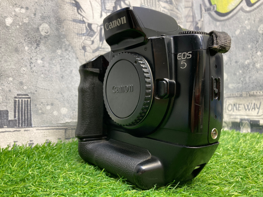 Canon EOS 5