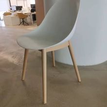 Стул Vid серый, с деревянными ножками