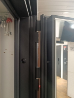 Стальная дверь "Агат" с зеркалом. Заказная модель.